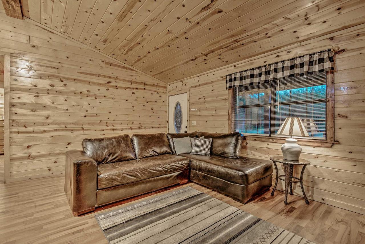 Broken Bow Starlight Cabin With Private Hot Tub! מראה חיצוני תמונה